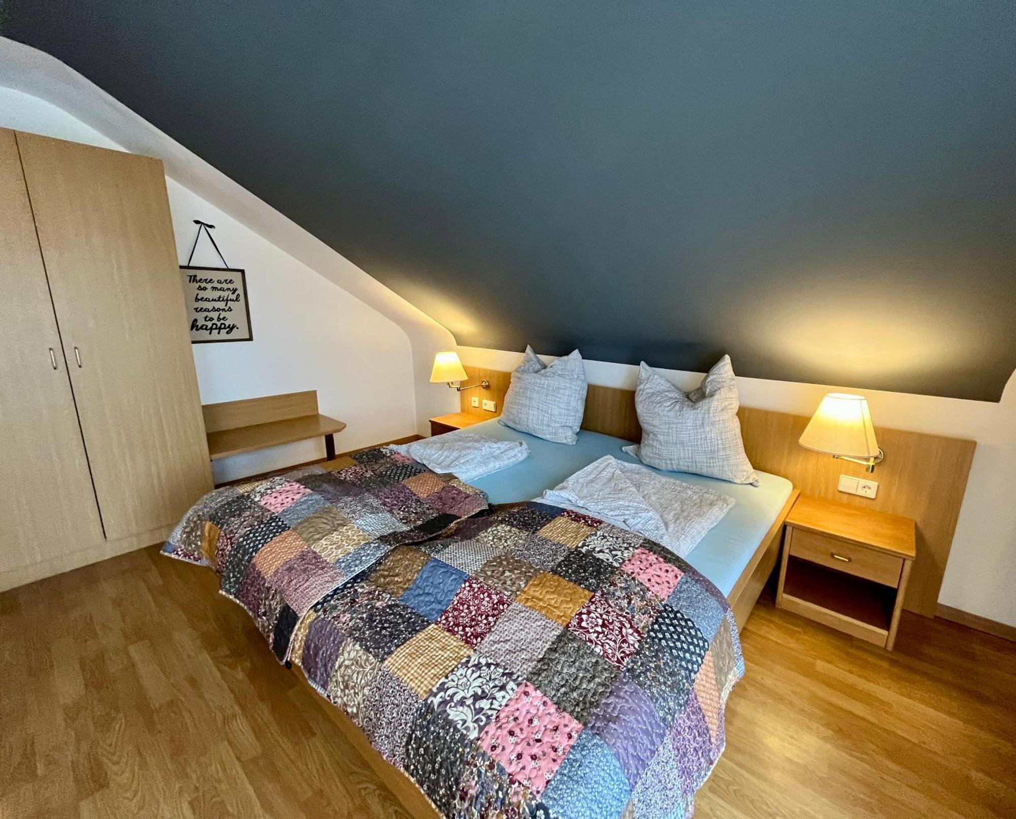 Goldener Hahn B&B Baiersbronn - Ferienwohnungen Mit Hotel Service Nahe Gartenschau Tal X Δωμάτιο φωτογραφία