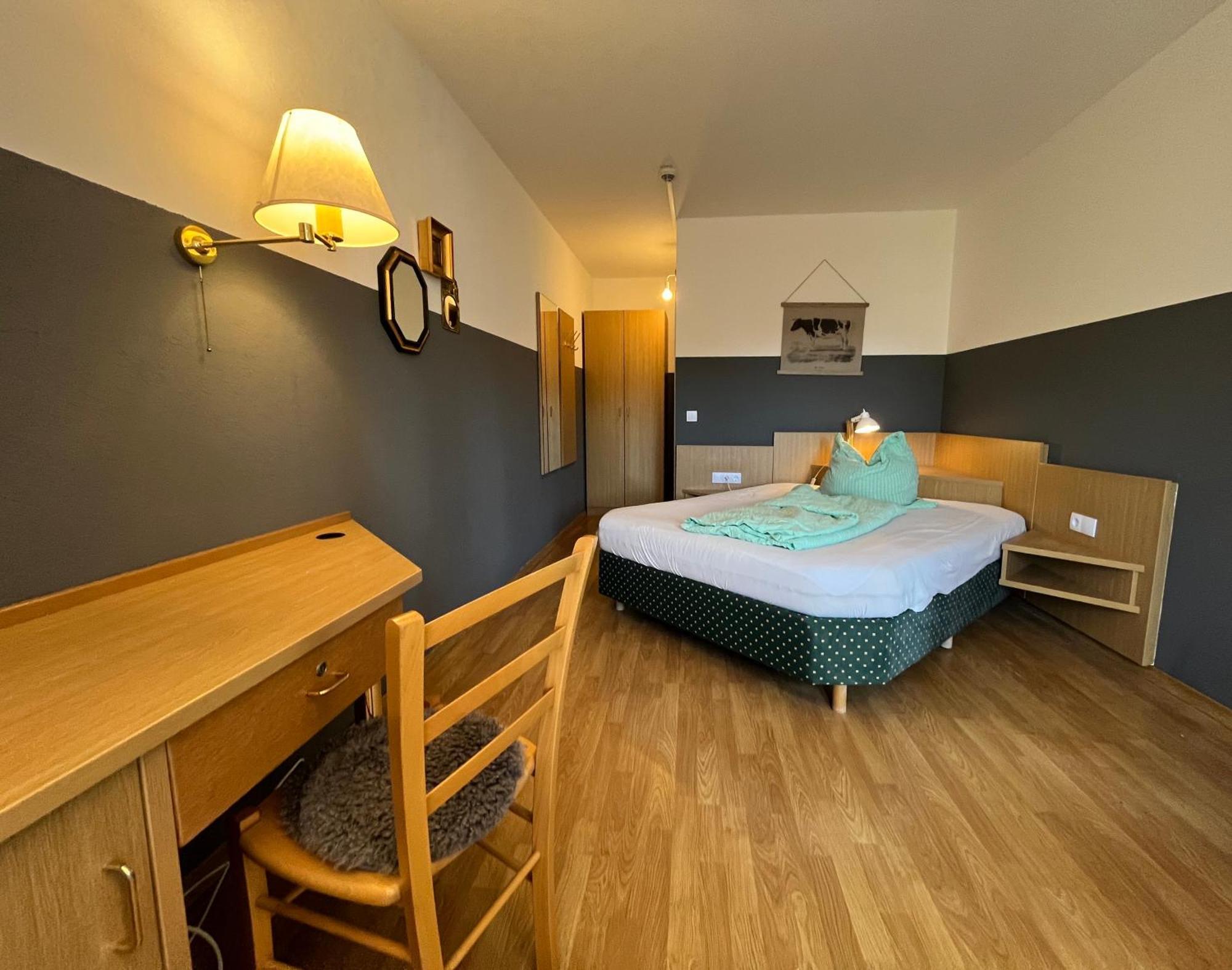 Goldener Hahn B&B Baiersbronn - Ferienwohnungen Mit Hotel Service Nahe Gartenschau Tal X Δωμάτιο φωτογραφία