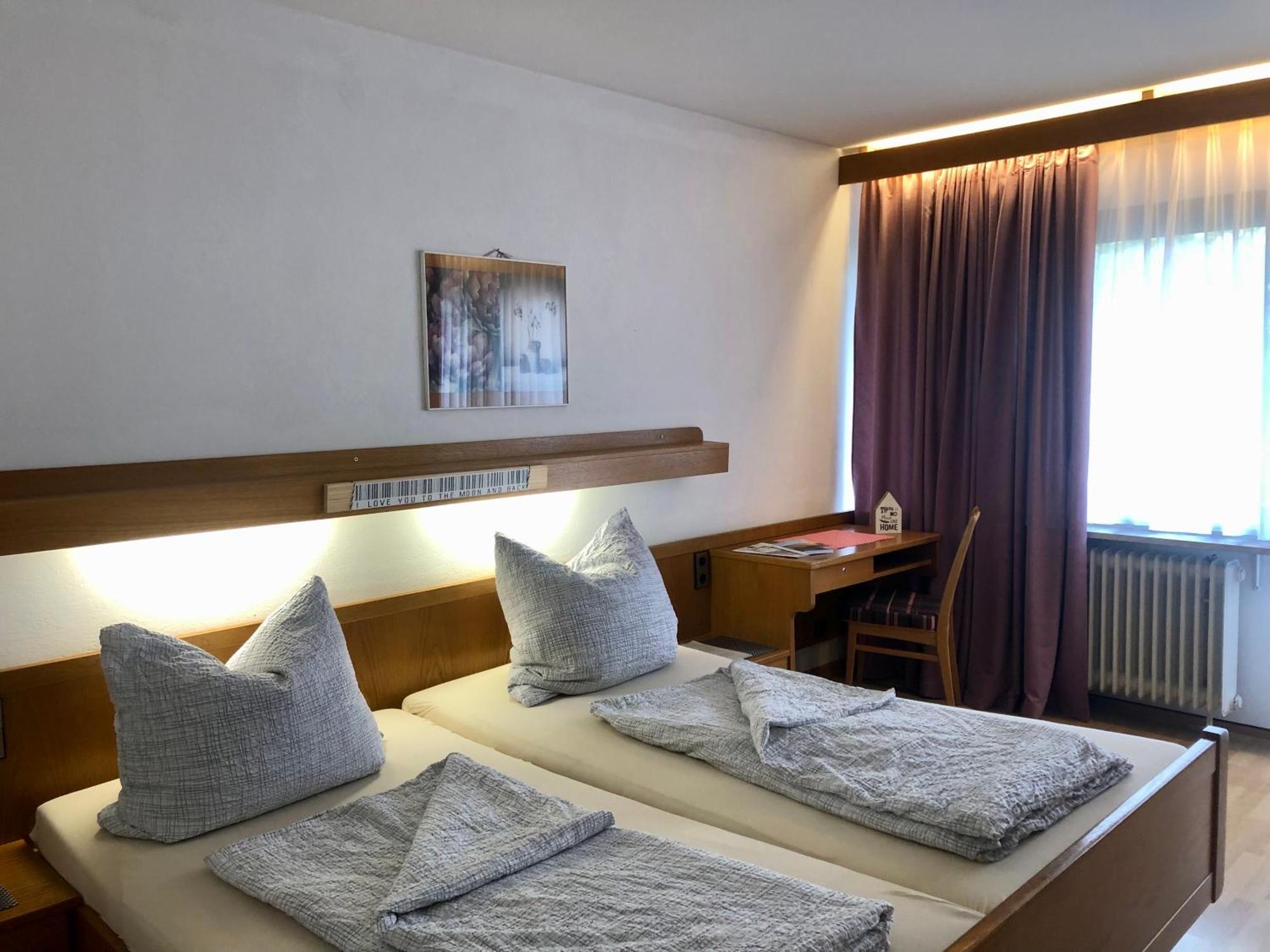 Goldener Hahn B&B Baiersbronn - Ferienwohnungen Mit Hotel Service Nahe Gartenschau Tal X Δωμάτιο φωτογραφία