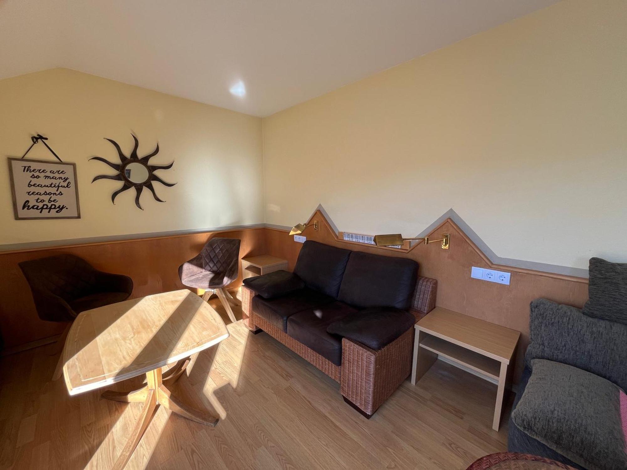 Goldener Hahn B&B Baiersbronn - Ferienwohnungen Mit Hotel Service Nahe Gartenschau Tal X Δωμάτιο φωτογραφία