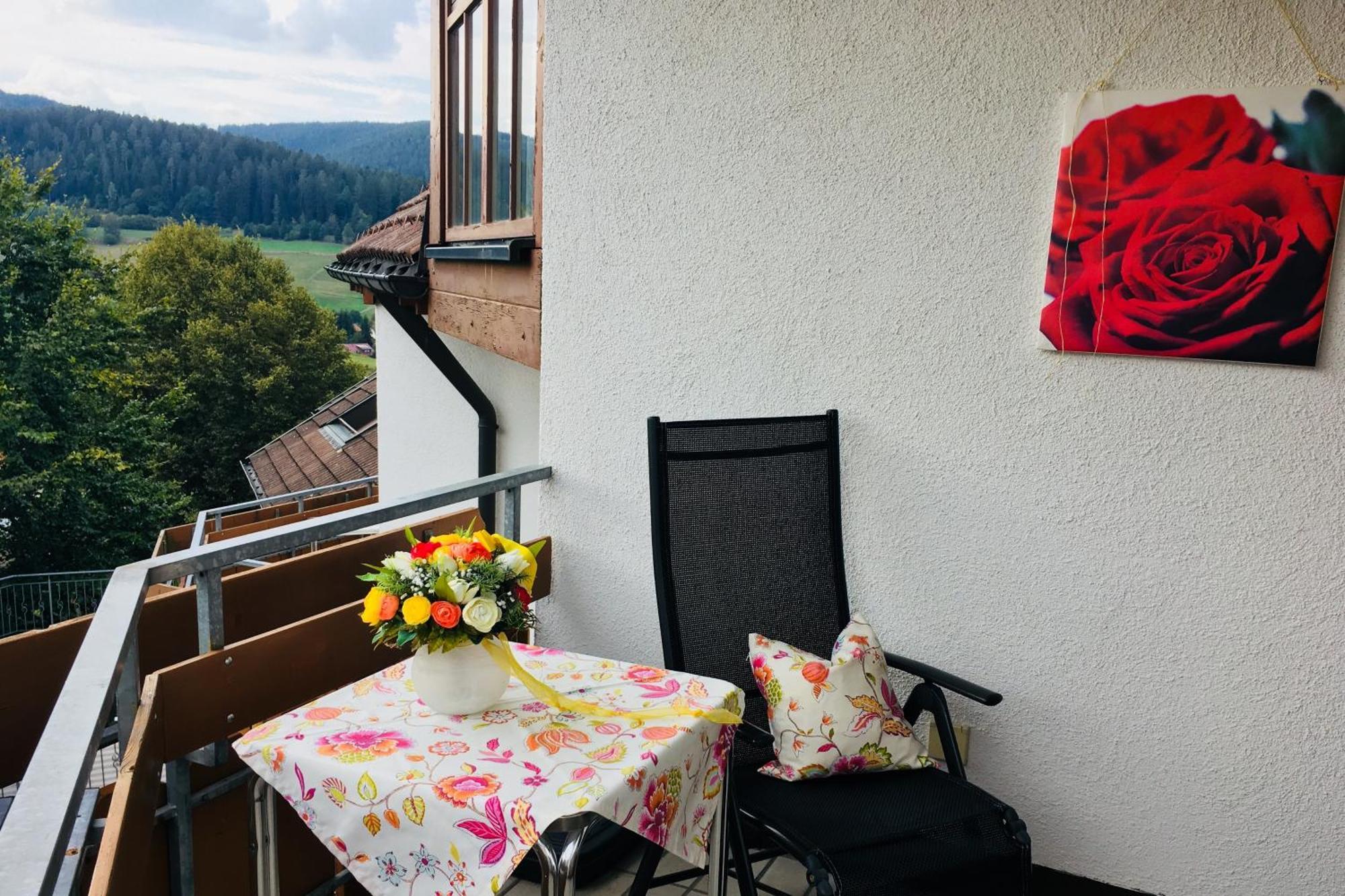 Goldener Hahn B&B Baiersbronn - Ferienwohnungen Mit Hotel Service Nahe Gartenschau Tal X Δωμάτιο φωτογραφία